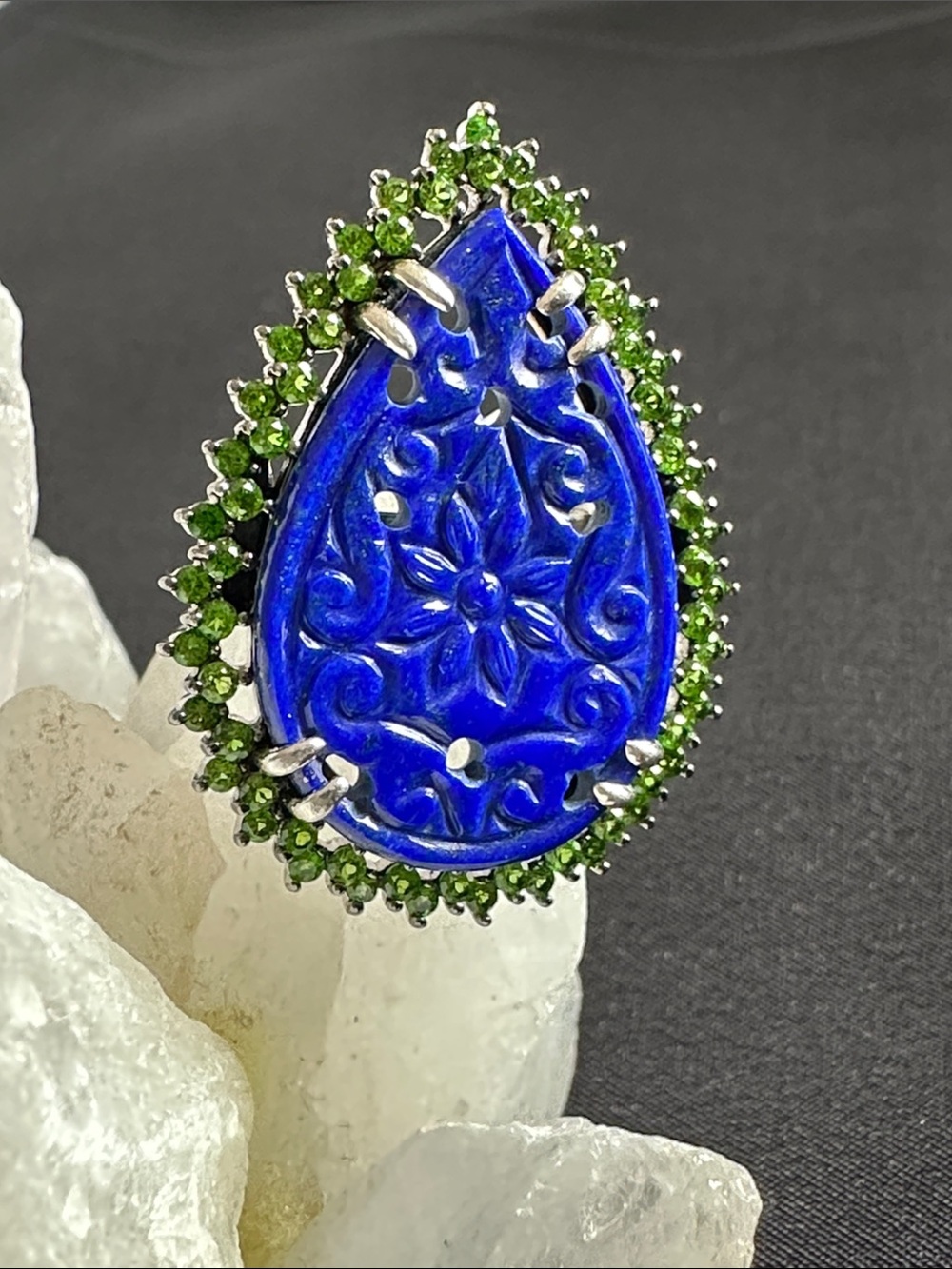 Rarities Lapis & Chrome diopside EUC engraved ring.Genuine gemstone in 925